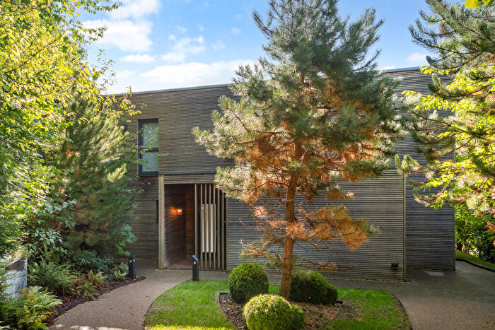 3 Bedroom House For Sale In Warren's Cross View, The Cotswolds, Gloucestershire, GL7