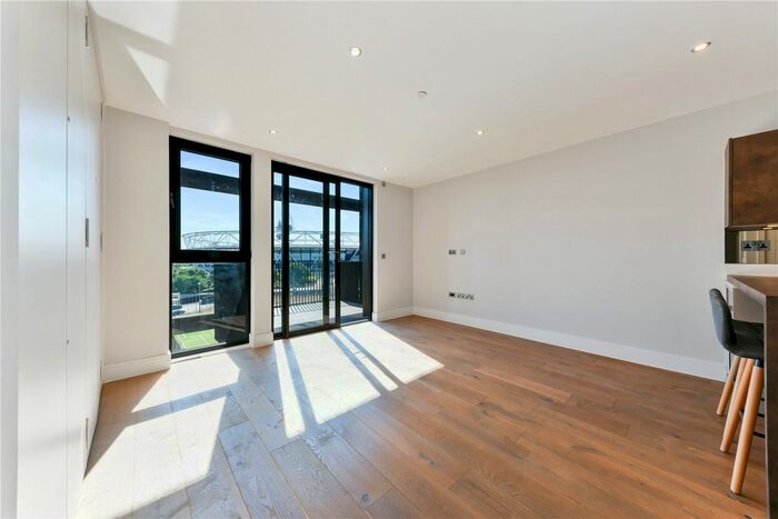 2 Bedroom Flat To Rent In Legacy House, A Roach Road, London, E3