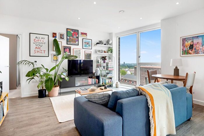 1 Bedroom Flat To Rent In Clapton Common, London, E5