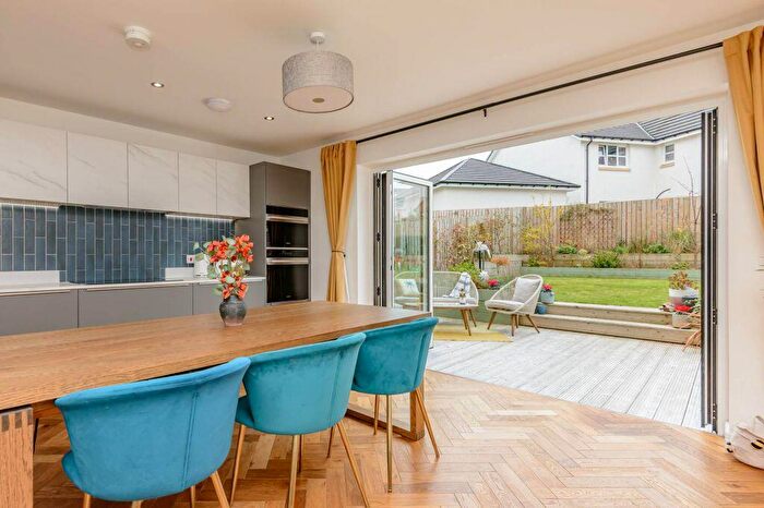 4 Bedroom Detached House For Sale In Sycamore Drive, Penicuik, EH26