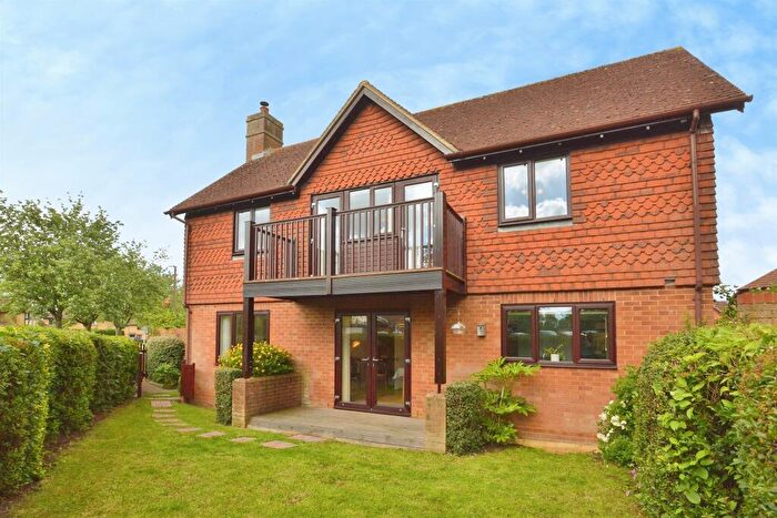 4 Bedroom Detached House For Sale In Gaddesden Crescent, Wavendon Gate, Milton Keynes, MK7