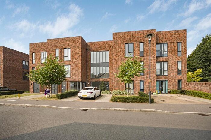 2 Bedroom Flat For Sale In Barnes Wallis Way, Bricket Wood, St. Albans, AL2
