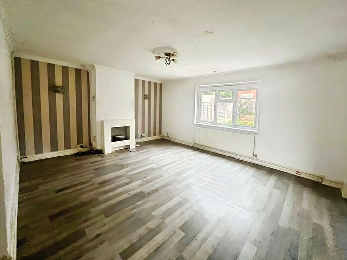 3 Bedroom Terraced House For Sale In Lamb Crescent, Wombourne, Wolverhampton, Staffordshire, WV5
