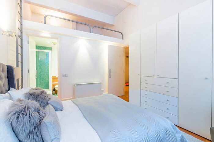 2 Bedroom Flat To Rent In Dingley Road, City, London, EC1V