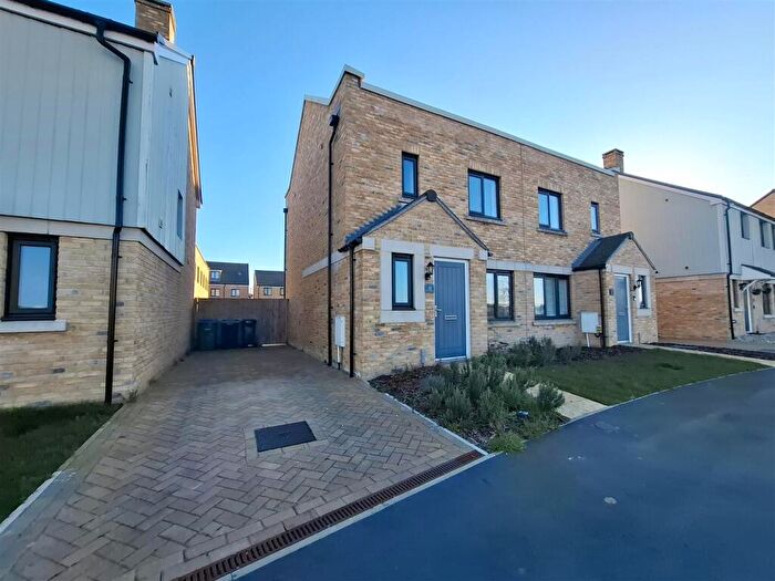 3 Bedroom Semi-Detached House For Sale In Neal Crescent, Wick, Littlehampton, BN17