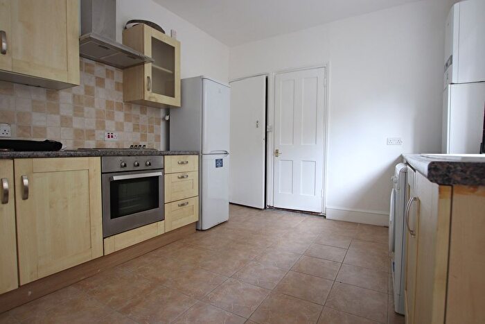 1 Bedroom Flat To Rent In Thurlestone Road, London, SE27