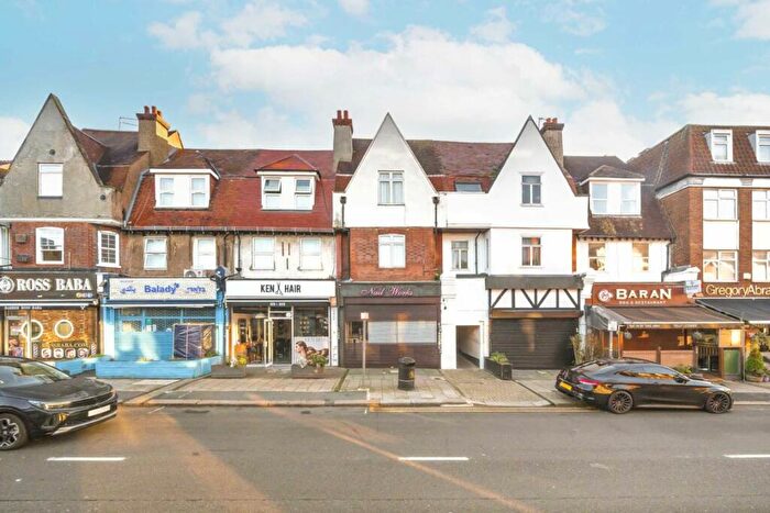 Flat To Rent In Finchley Road, London, NW11