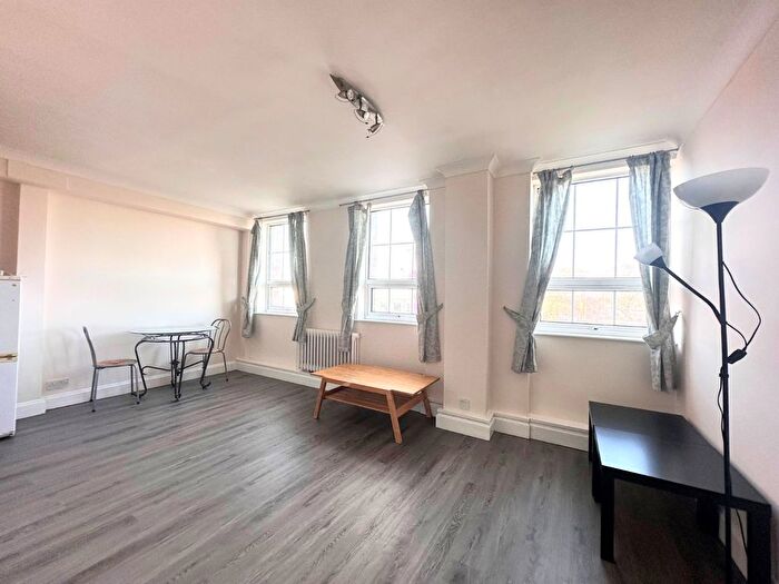 1 Bedroom Flat To Rent In Albert Road South, Southampton, SO14