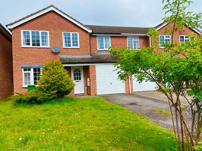 4 Bedroom Property To Rent In Hare Close, Buckingham, MK18