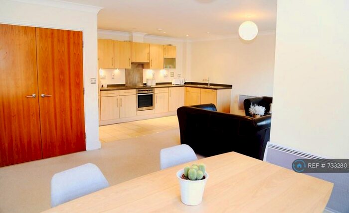 2 Bedroom Flat To Rent In Elizabeth Jennings Way, Oxford, OX2