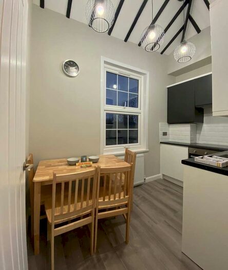 2 Bedroom Flat To Rent In Dalston Lane, Dalston, E8