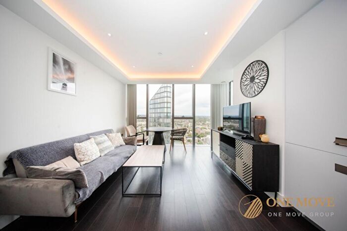 2 Bedroom Apartment To Rent In Carrara Tower, London, EC1V