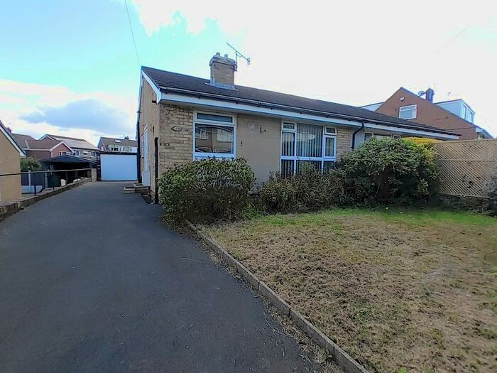 2 Bedroom Semi-Detached Bungalow To Rent In Creskeld Way, Allerton, Bradford, BD15