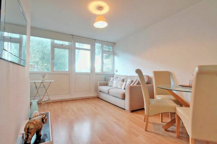 1 Bedroom Flat To Rent In Whiston Road, London, E2