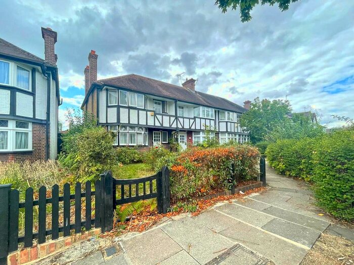 4 Bedroom Property To Rent In Princess Gardens, London, W3