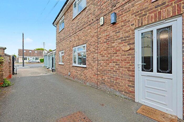 2 Bedroom House For Sale In Ferry Road, Hullbridge, Hockley, SS5