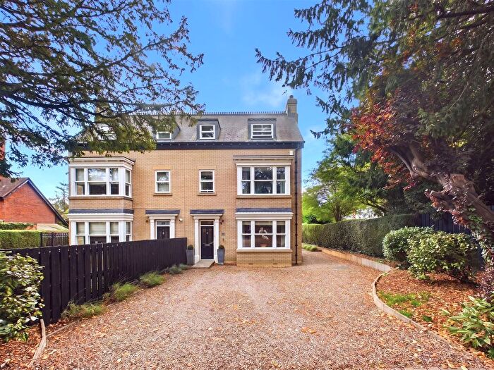 5 Bedroom Semi-detached House For Sale In Southfield, Hessle, HU13