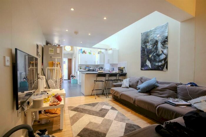 6 Bedroom House To Rent In Heeley Road, Birmingham, B29