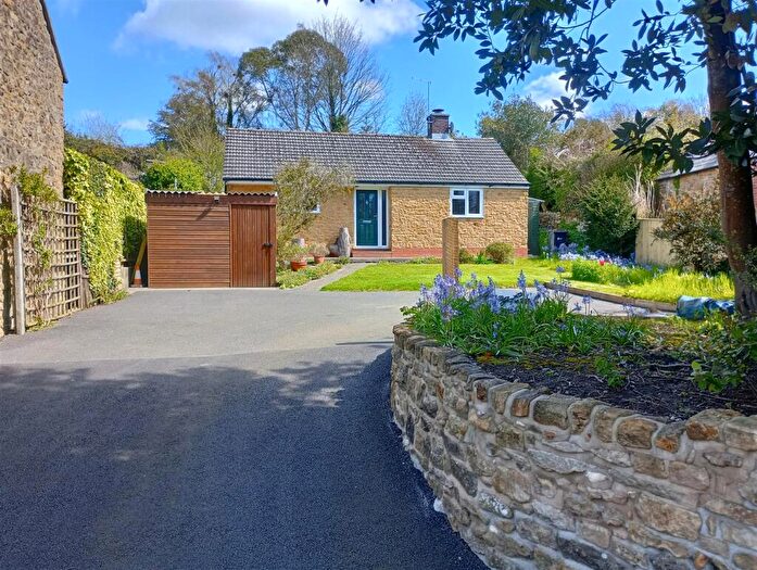 2 Bedroom Bungalow For Sale In Higher Street, Bridport, DT6