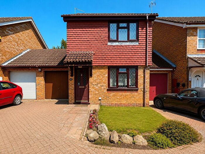 2 Bedroom Link Detached House For Sale In Cypress Grove, Tunbridge Wells, Kent, TN2