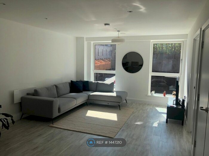 1 Bedroom Flat To Rent In Chapel Street, Manchester, M3