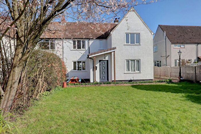 3 Bedroom Semi-detached House For Sale In Penfold Lane, Holmer Green, High Wycombe, Buckinghamshire, HP15