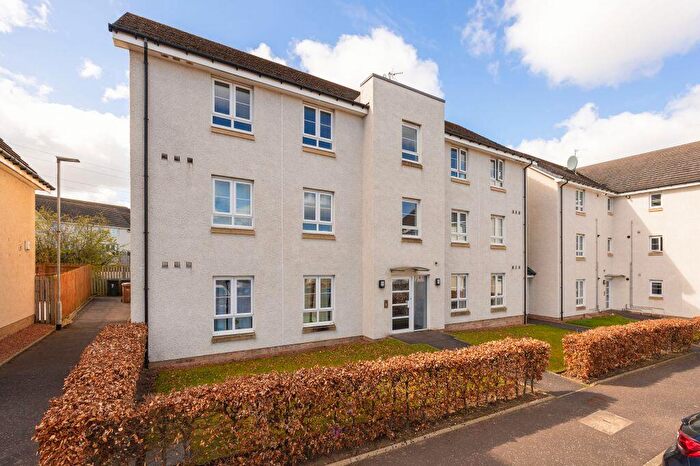 2 Bedroom Flat For Sale In / Durie Loan, Edinburgh, EH17