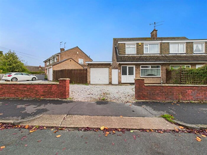 3 Bedroom Semi-Detached House For Sale In Derrymore Road, Willerby, Hull, HU10