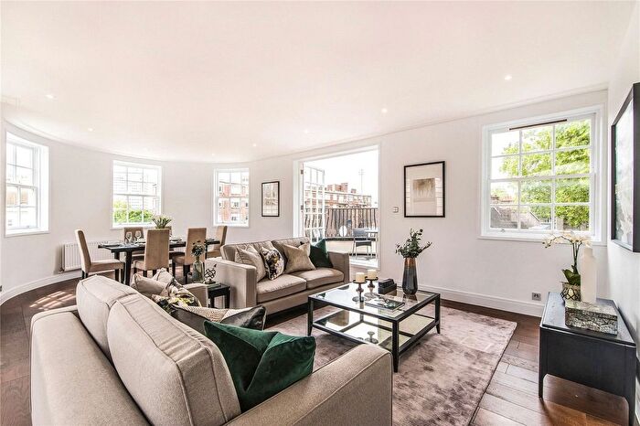3 Bedroom Flat To Rent In Gloucester Square, London, W2