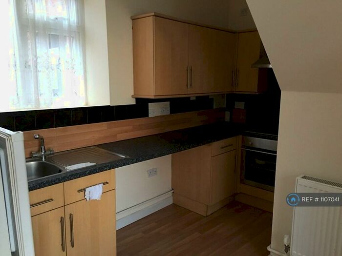 3 Bedroom Flat To Rent In Awson Street, Coventry, CV6