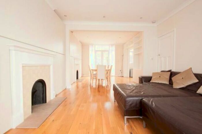 4 Bedroom Semi-Detached House To Rent In Birley Road, Whetstone, London, N20