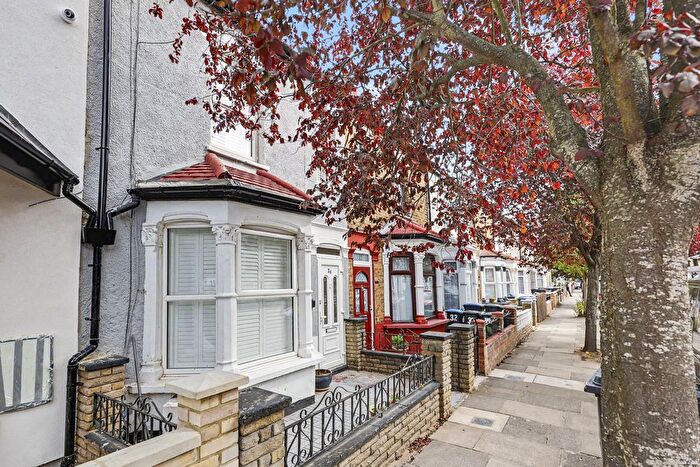 3 Bedroom Property For Sale In Denny Road, Edmonton, N9