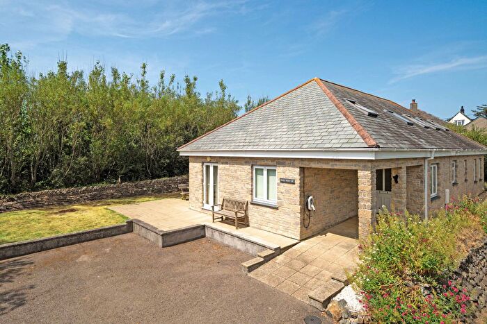 4 Bedroom Bungalow For Sale In Mullion, Helston, Cornwall, TR12