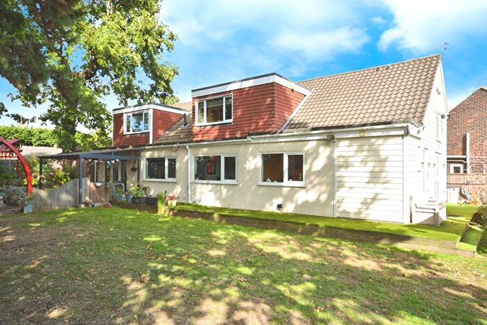 5 Bedroom Detached Bungalow For Sale In Sandon Road, Waltham Cross, EN8