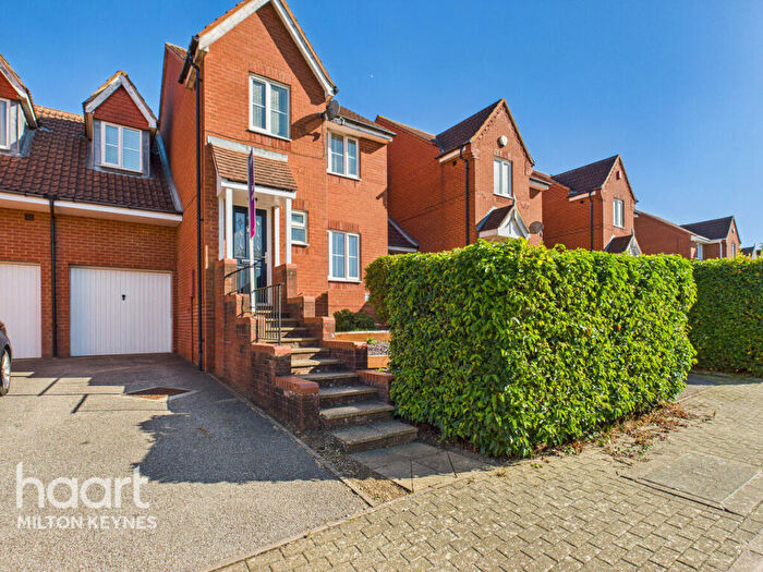 4 Bedroom Terraced House To Rent In Brill Place, Bradwell Common, MK13