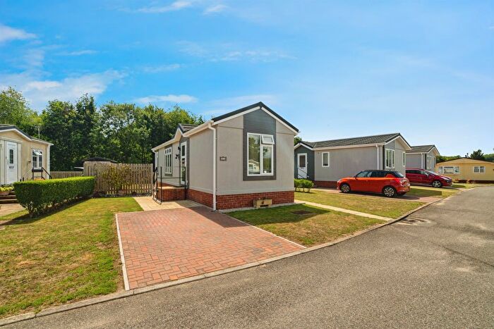 1 Bedroom Mobile/park Home For Sale In Stuston Road, Diss, IP22