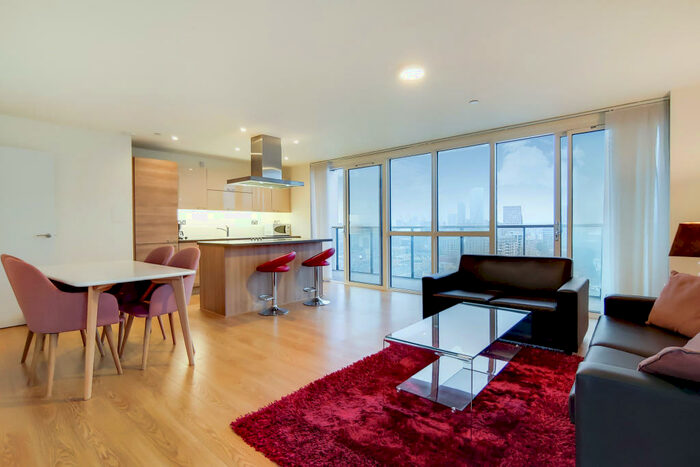 3 Bedroom Apartment To Rent In Panoramic Tower, Hay Currie Street, London, E14