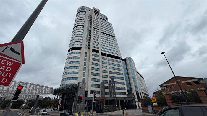 1 Bedroom Flat For Sale In Water Lane, Leeds, LS11