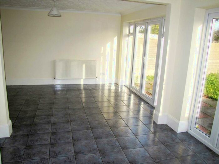 4 Bedroom House To Rent In Basingstoke Road, Reading, RG2