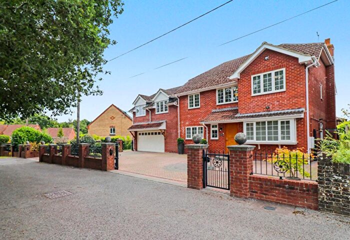 4 Bedroom Detached House For Sale In Dumpers Drove, Horton Heath, SO50