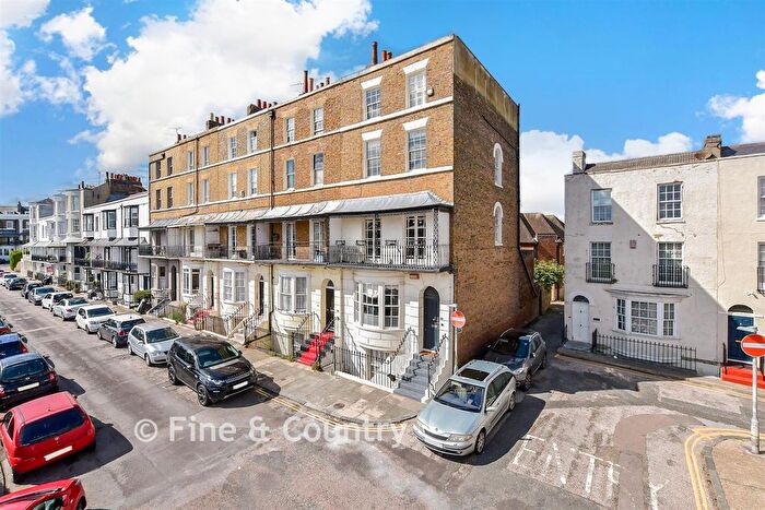 6 Bedroom End Of Terrace House For Sale In Spencer Square, Ramsgate, CT11