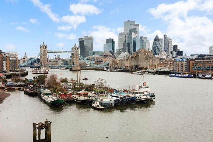 2 Bedroom Flat For Sale In Bermondsey Wall West, London, SE16