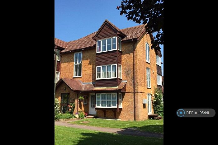 Studio To Rent In Beaumaris Green, West Hendon, NW9