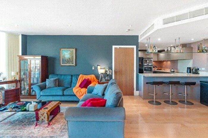 3 Bedroom Flat To Rent In Ensign House, Juniper Drive, London, SW18