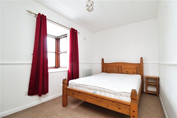 2 Bedroom Apartment To Rent In Kingston Gardens, Croydon, CR0