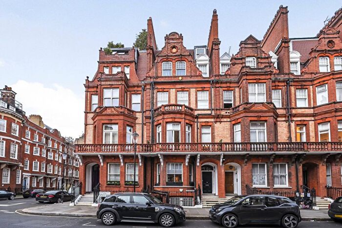 2 Bedroom Flat To Rent In Draycott Place, Chelsea, London, SW3