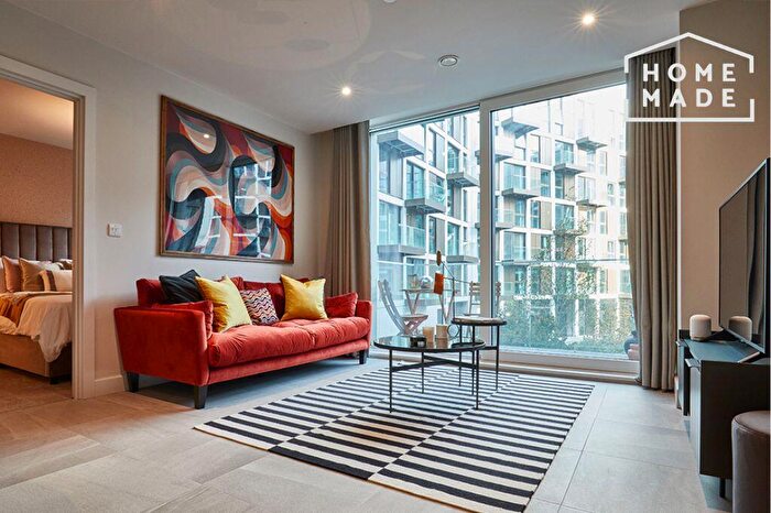 2 Bedroom Flat To Rent In Angel Gardens, M4