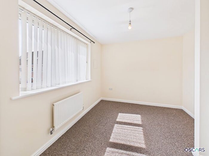 3 Bedroom Terraced House For Sale In Stable Way, Kingswood, HU7