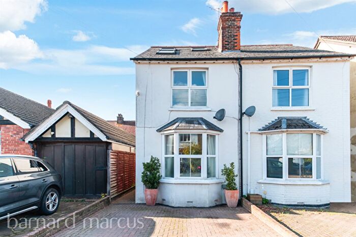 3 Bedroom Semi Detached House For Sale In Emlyn Road, Redhill, RH1