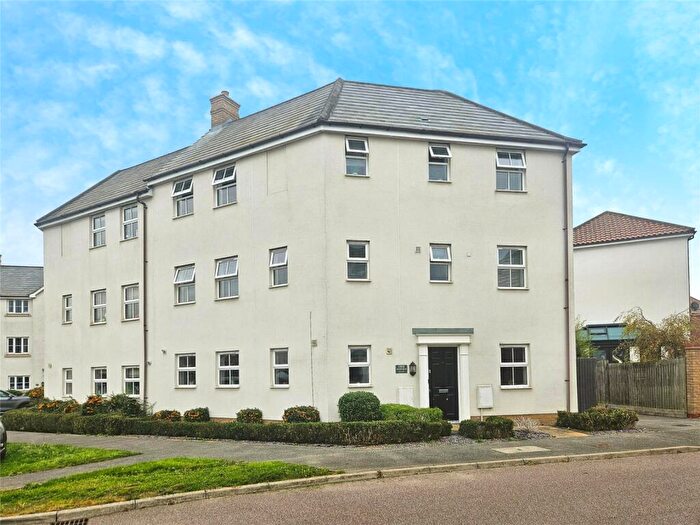 5 Bedroom Semi-Detached House For Sale In Snowdrop Street, Wymondham, Norfolk, NR18